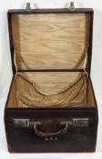 An Early 20thC. Ladies Leather Travel Case