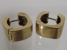A Set Of Ladies 9ct Gold Ear Rings
