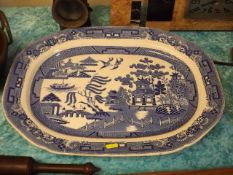 A Large Early 19thC. Blue & White Willow Pattern M