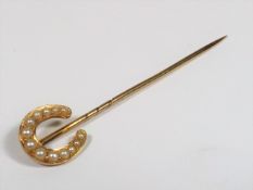 A 10ct Gold & Seed Pearl Victorian Horseshoe Tie P