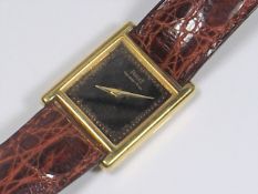 A Vinatge 18ct Gold Gents Piaget Quartz Watch With