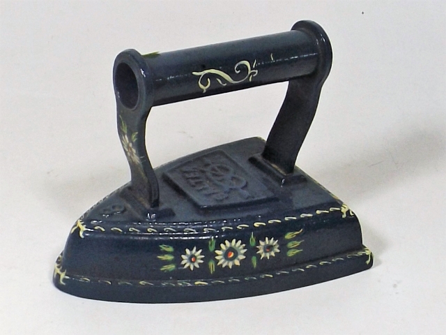 A Salter Barge Ware Iron