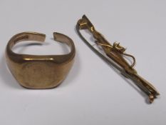 A 9ct Gold Cygnet Ring & Bar Brooch, Both A/F