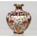 A Royal Crown Derby Imari Pattern 6299 Vase 9.5cm