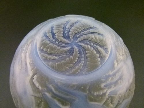Lalique 'Chiens' bowl, opalescent blue, moulded mark to the interior, 24cm diameter Condition: - Image 6 of 6