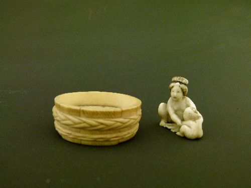 Chokosai Chikahiro - 19th Century Japanese carved ivory netsuke in the form of a bath tub, the water - Image 6 of 12