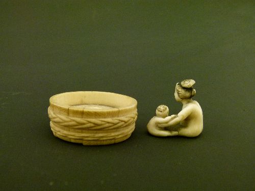 Chokosai Chikahiro - 19th Century Japanese carved ivory netsuke in the form of a bath tub, the water - Image 4 of 12