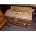 STEAMER DOME TOP TRUNK EST[££30-£60]