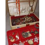JEWELLERY BOX OF COSTUME BROOCHES & NECKLACES EST [£10-£20]