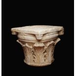 An antique Roman marble capital 17th century 47x50x50 cm. Corinthian capital, provided with a