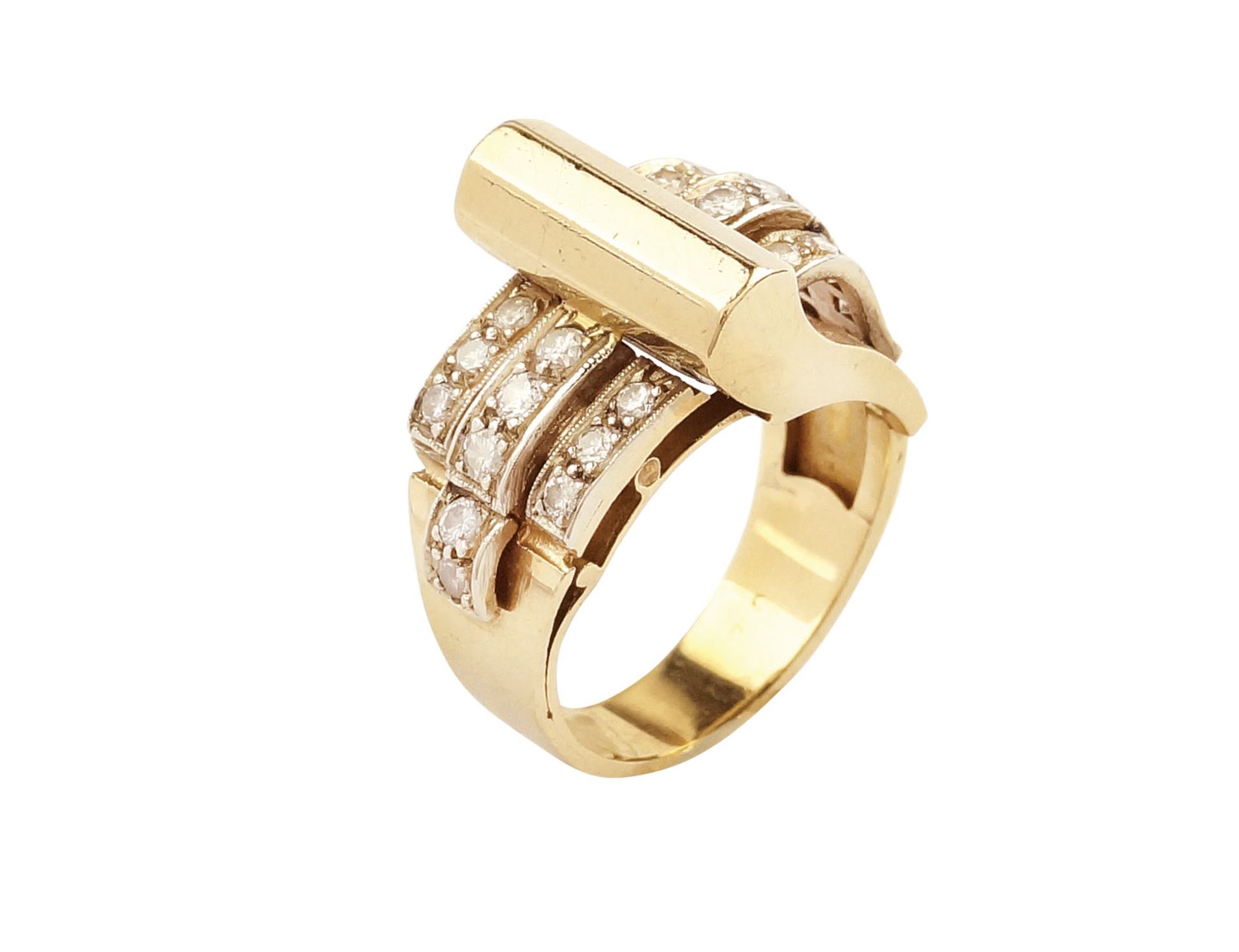 An 18k gold and diamond ring