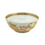 A Chinese porcelain bowl China, Qianlong dynasty 1736-1795 12x28 cm.