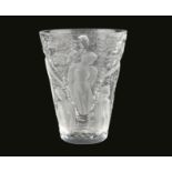 A Lalique crystal jar France, 20th century 24x19,2 cm.