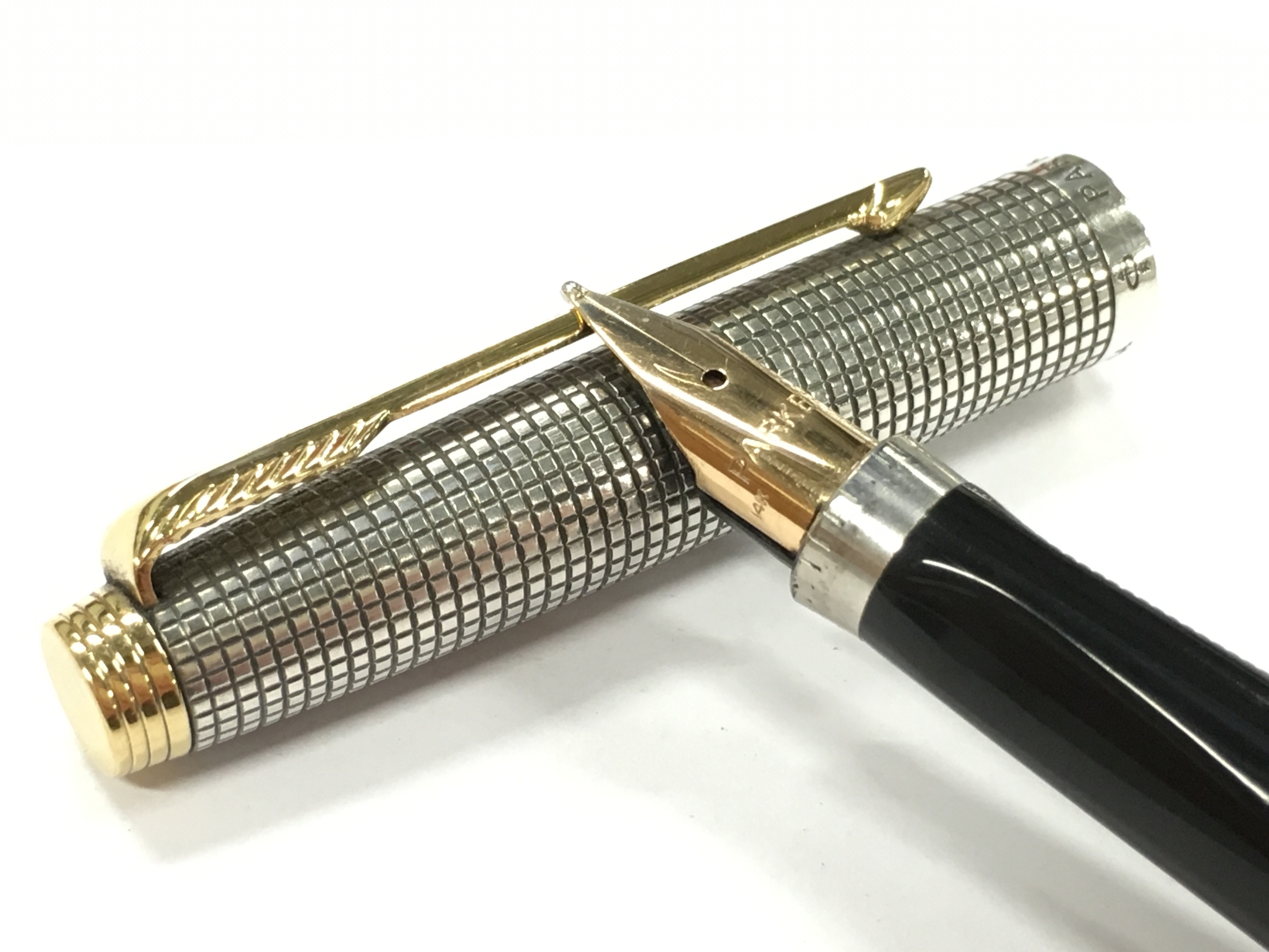 Two vintage Parker fountain pens to include a sterling silver Parker 75 flat top in original hard - Image 4 of 7