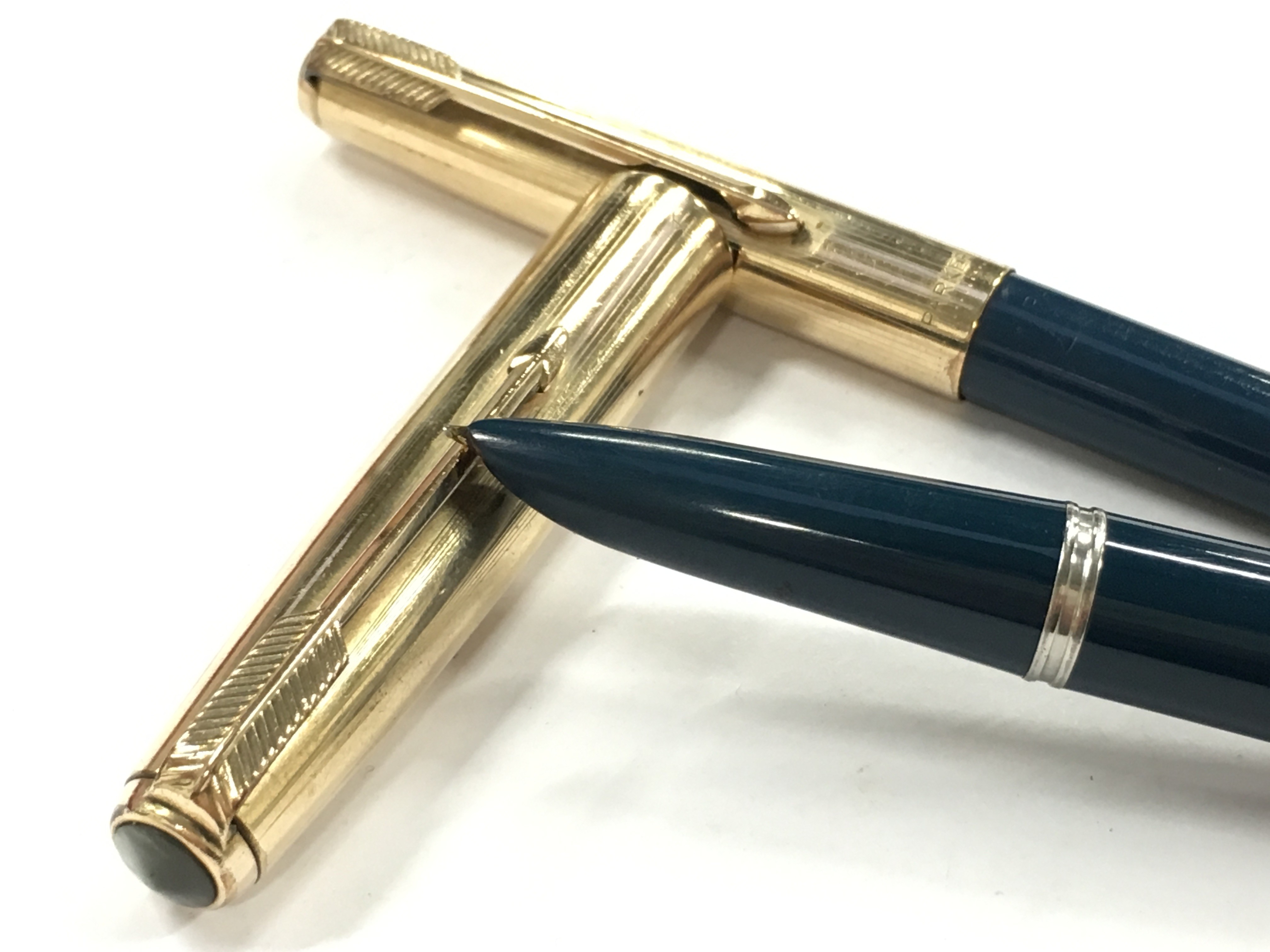 Two vintage Parker fountain pens to include a sterling silver Parker 75 flat top in original hard - Image 7 of 7