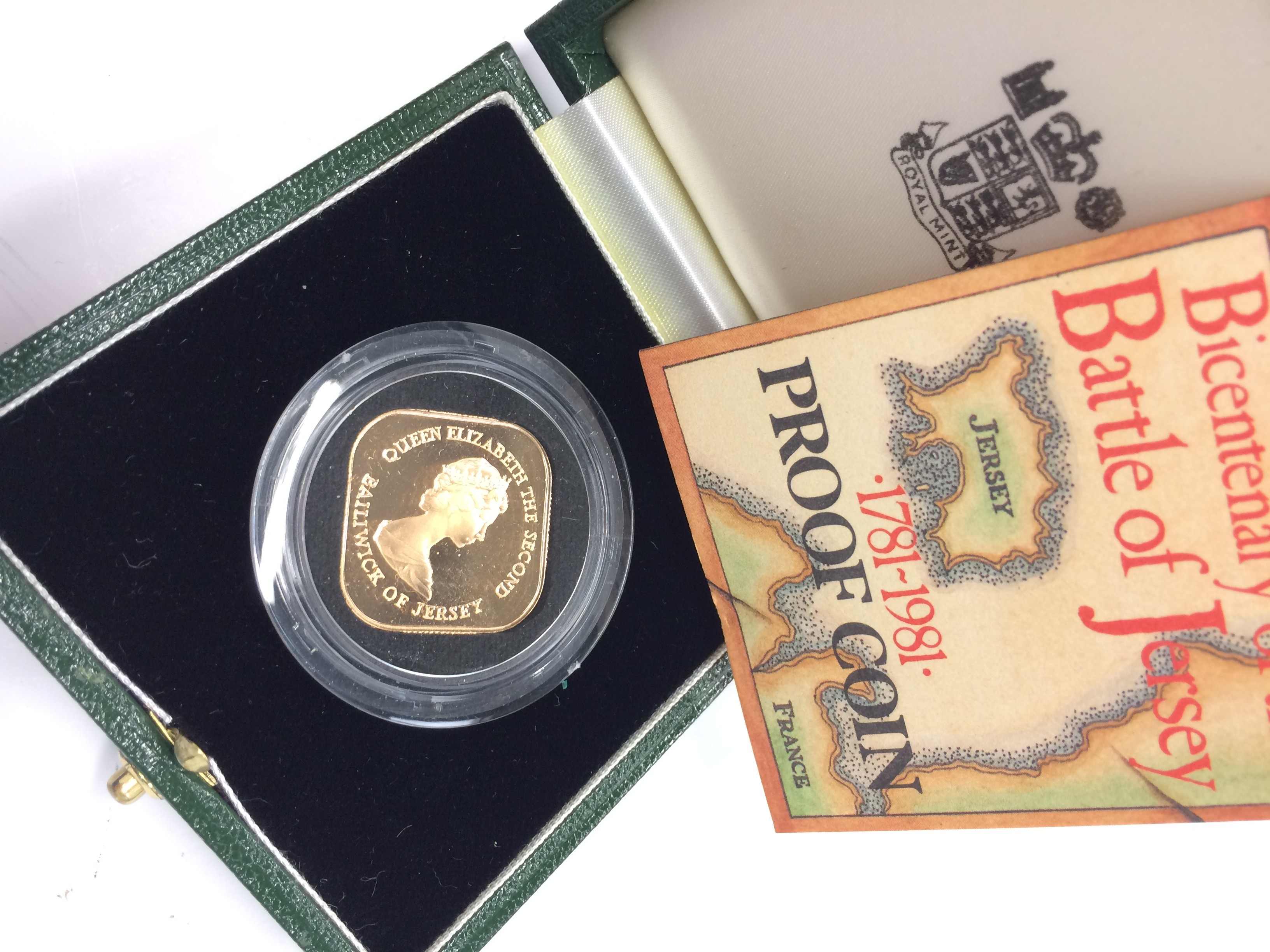 A Royal Mint Issue Bicentenary of the battle of Jersey 1781-1981 gold proof coin in original