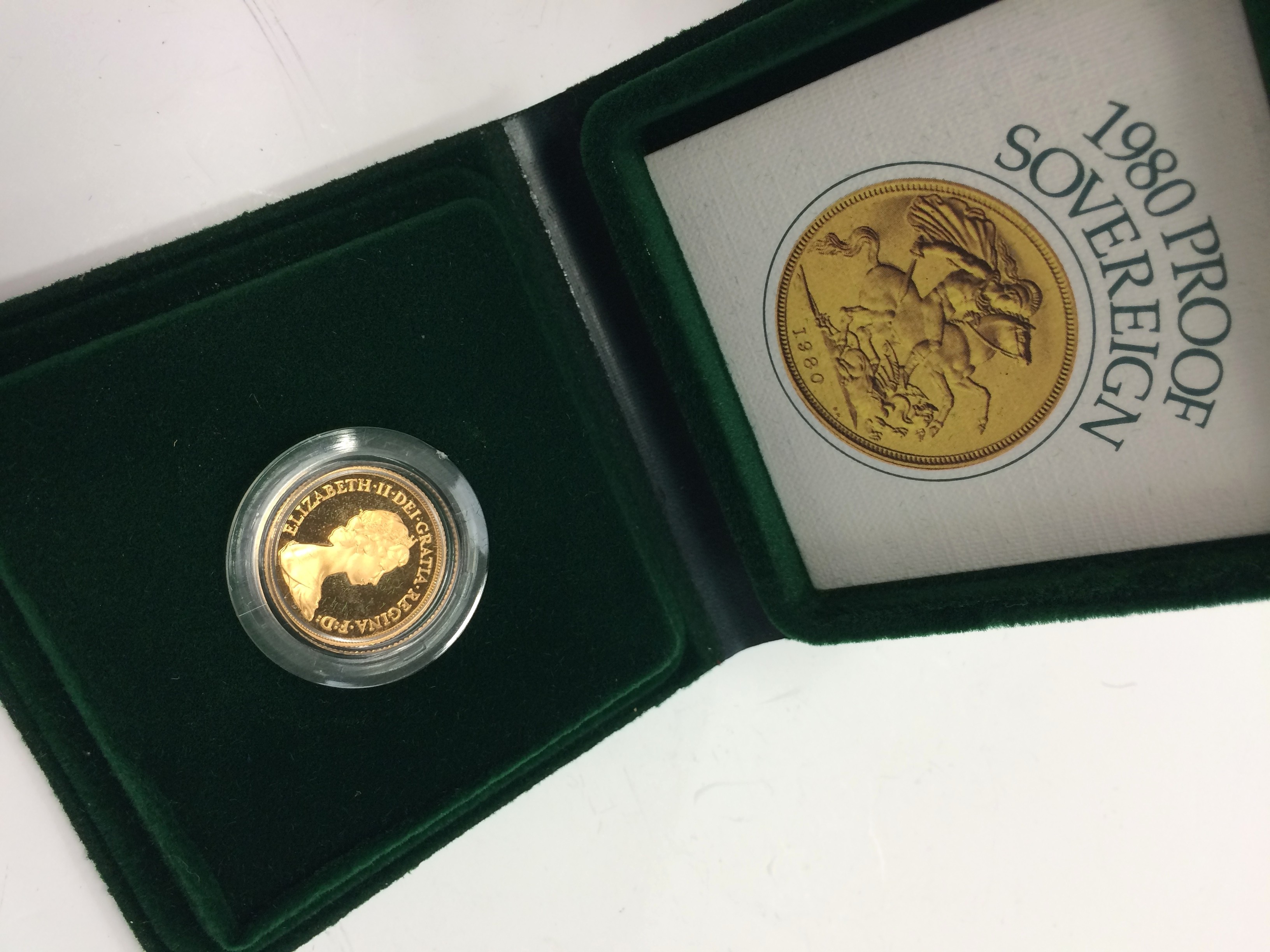 A 1980 gold proof sovereign in original presentation case.