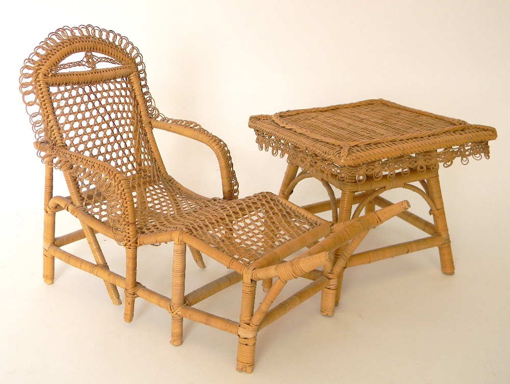 Early wicker table and chaise longue for French fashion doll, French circa 1870, square top table