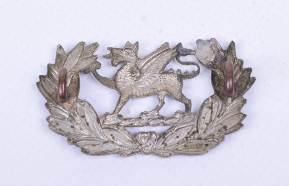 Rare Welsh Regiment Collar Badge circa 1881-82, white metal wreath with Dragon to the centre. Two - Image 2 of 2