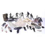 Selection of Sci-Fi Toys, consisting of 2x variations of Star Trek USS Enterprise, Star Trek USS