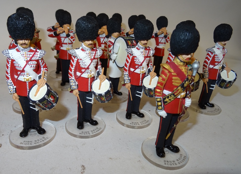 Corgi Icon Scots Guards Models 75mm scale matt finish, nineteen piece Drum and Fife Band, with eight - Image 3 of 8