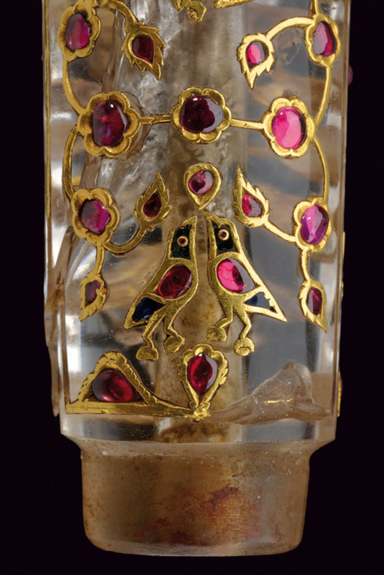 A highly important rock crystal dagger hilt decorated with rubies, emeralds and gold - Bild 2 aus 9