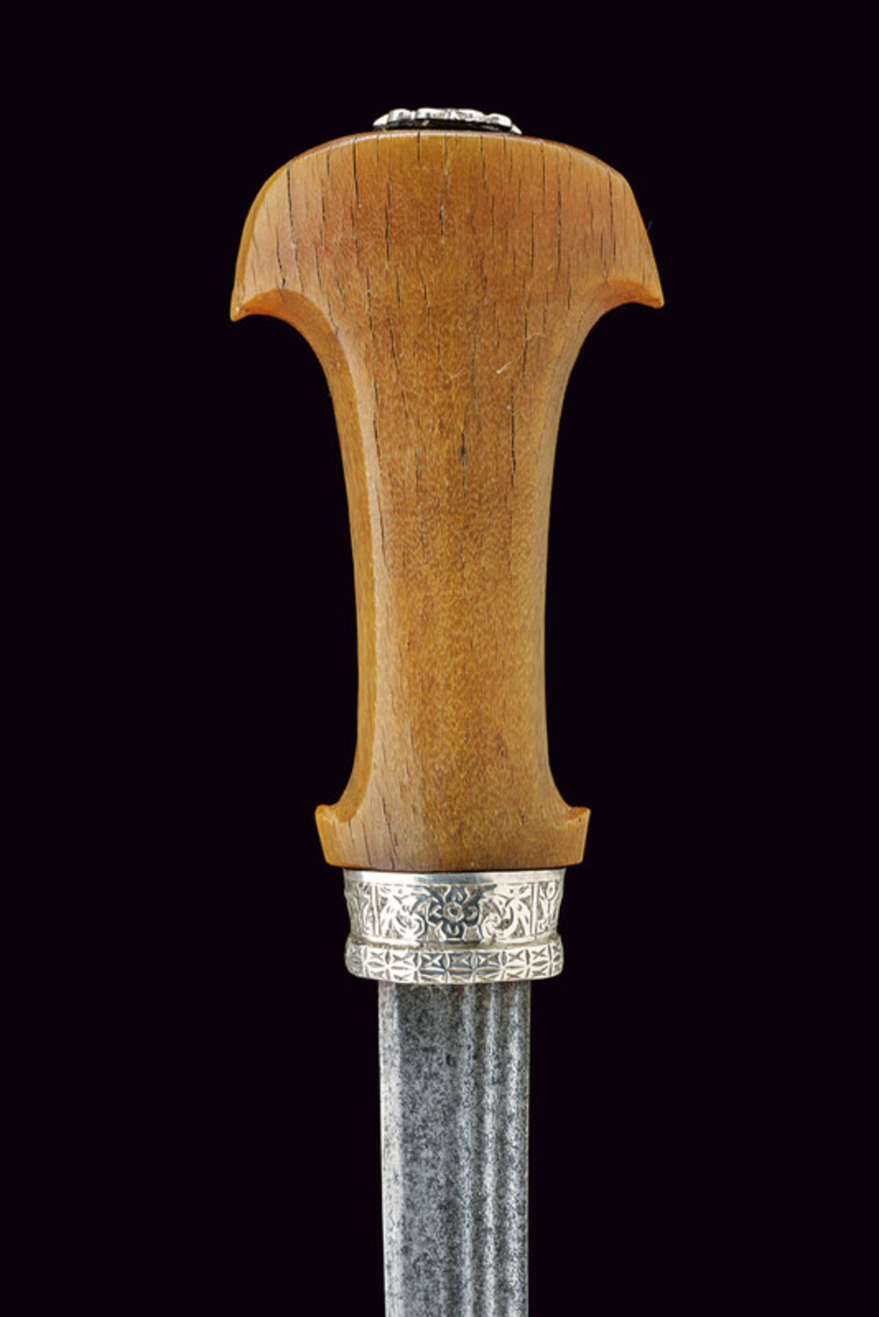 A fine silver mounted koummiya dagger - Image 2 of 7