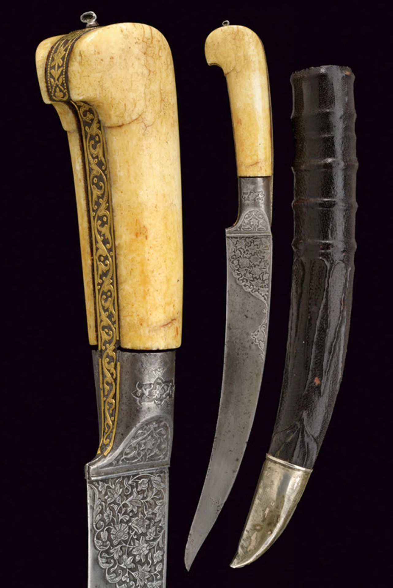 A beautiful sickle-lard (dagger)