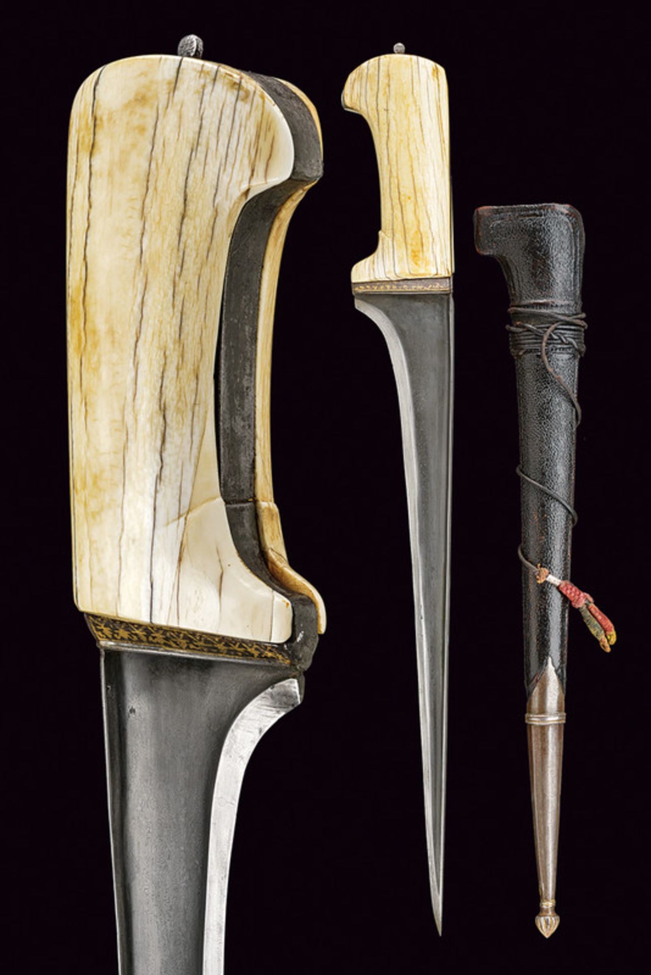 A big Karud (dagger)