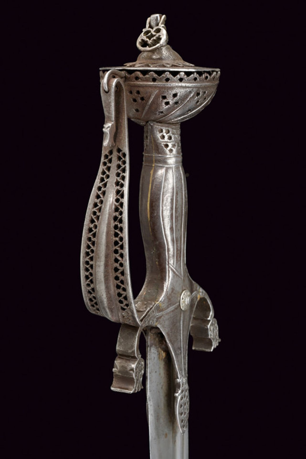 A pulouar (sword) - Image 4 of 5