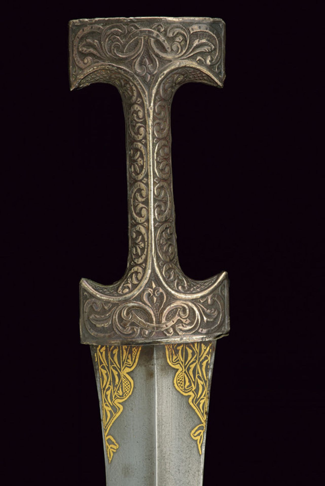 A jambiya dating: late 19th Century provenance: Turkey Curved, single-and false-edged blade of - Image 2 of 4