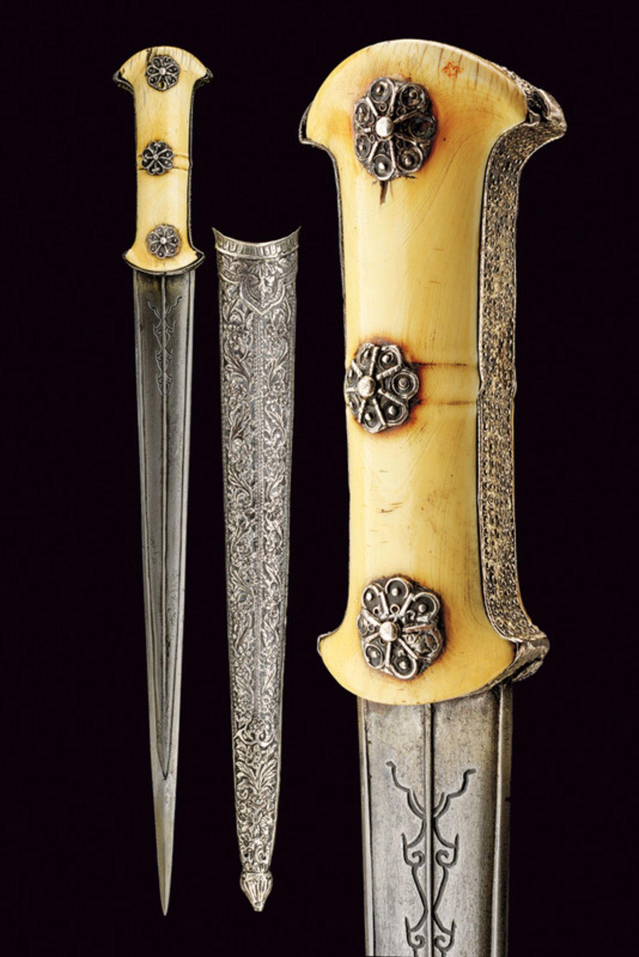 A nice dagger dating: first quarter of the 19th Century provenance: Ottoman Empire Straight,