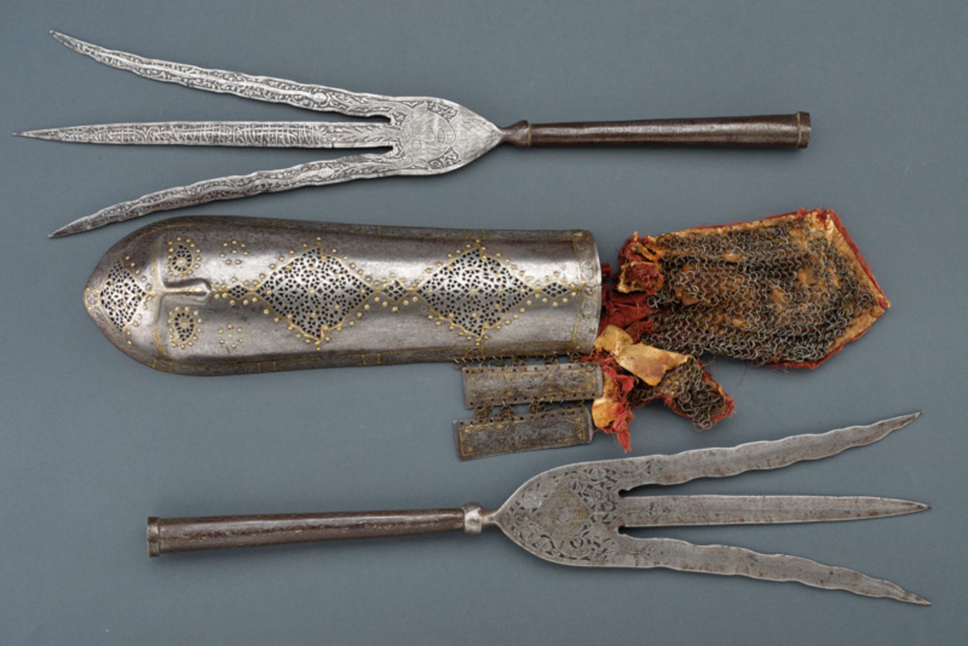 A rare and beautiful set from the property of a high ranked warrior dating: mid-19th Century - Image 5 of 5