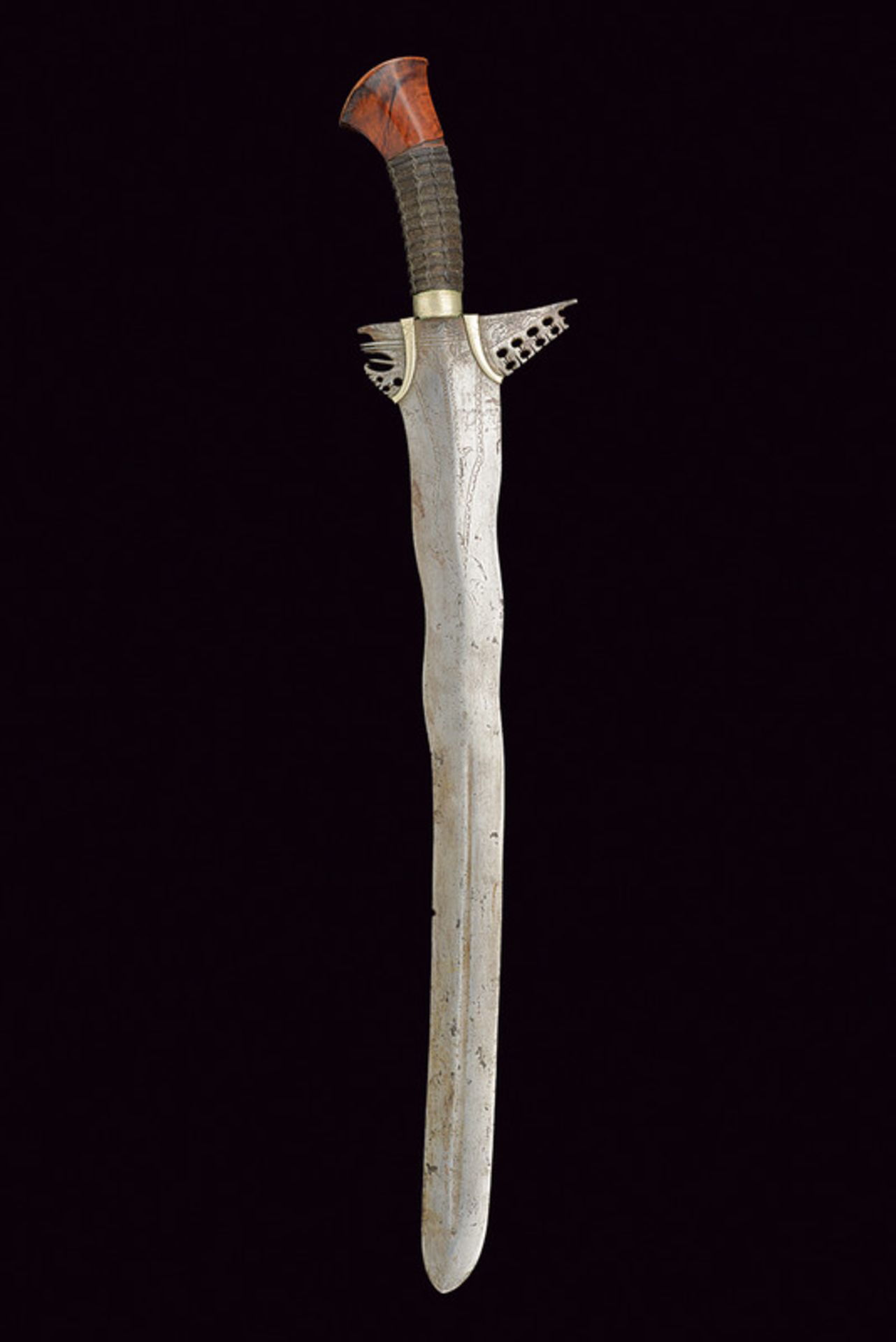 Sundang dating: circa 1900 provenance: The Philippines Undulated, double-edged blade (small chip) - Image 3 of 3