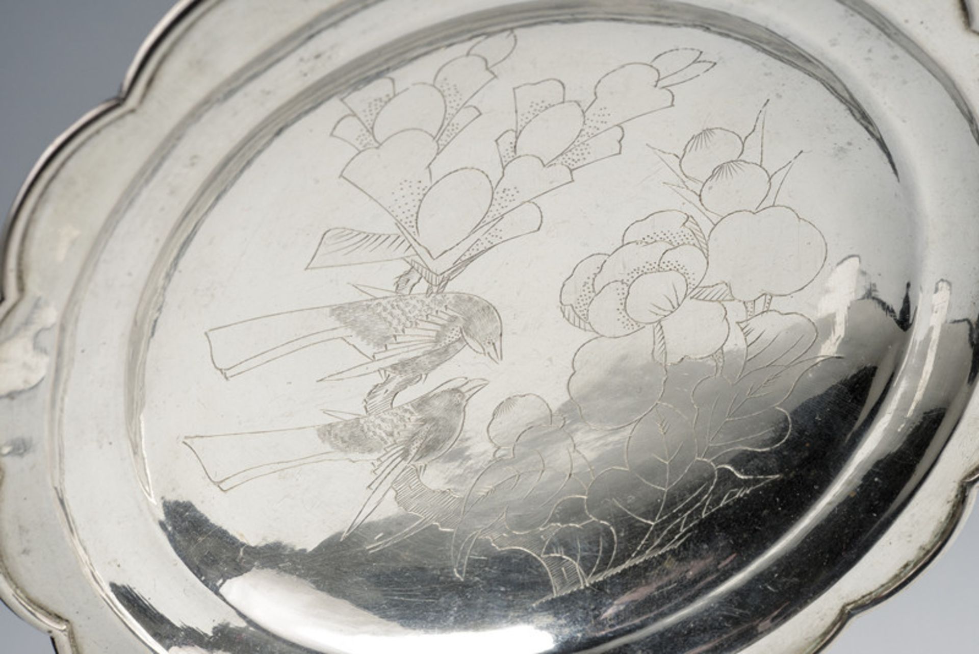 A fine pair of silver high footed bowls dating: 19th Century provenance: China On a wide base, the - Image 4 of 7