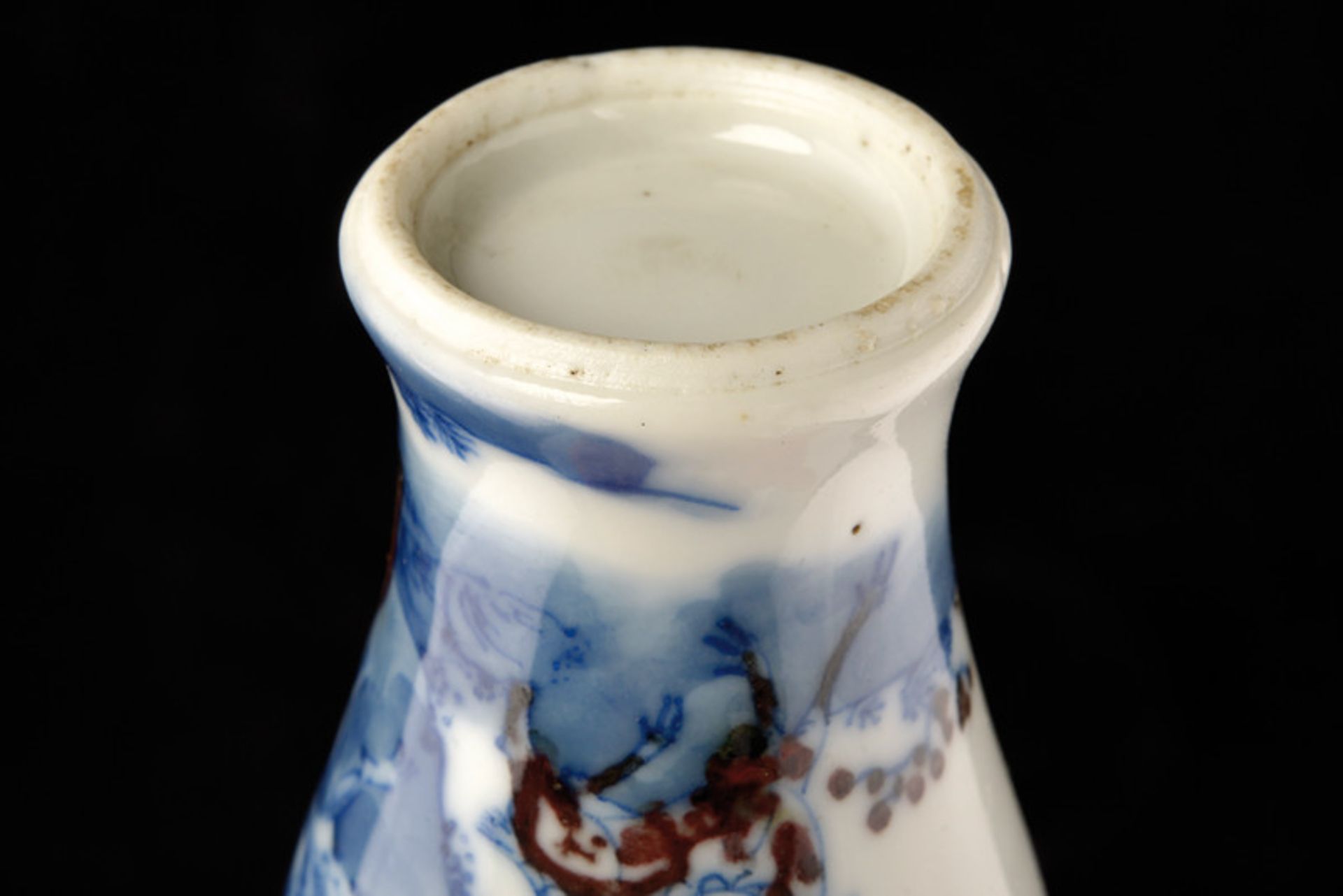 A fine Meping shaped porcelain snuff bottle dating: 19th Century provenance: China Finely painted in - Image 3 of 4