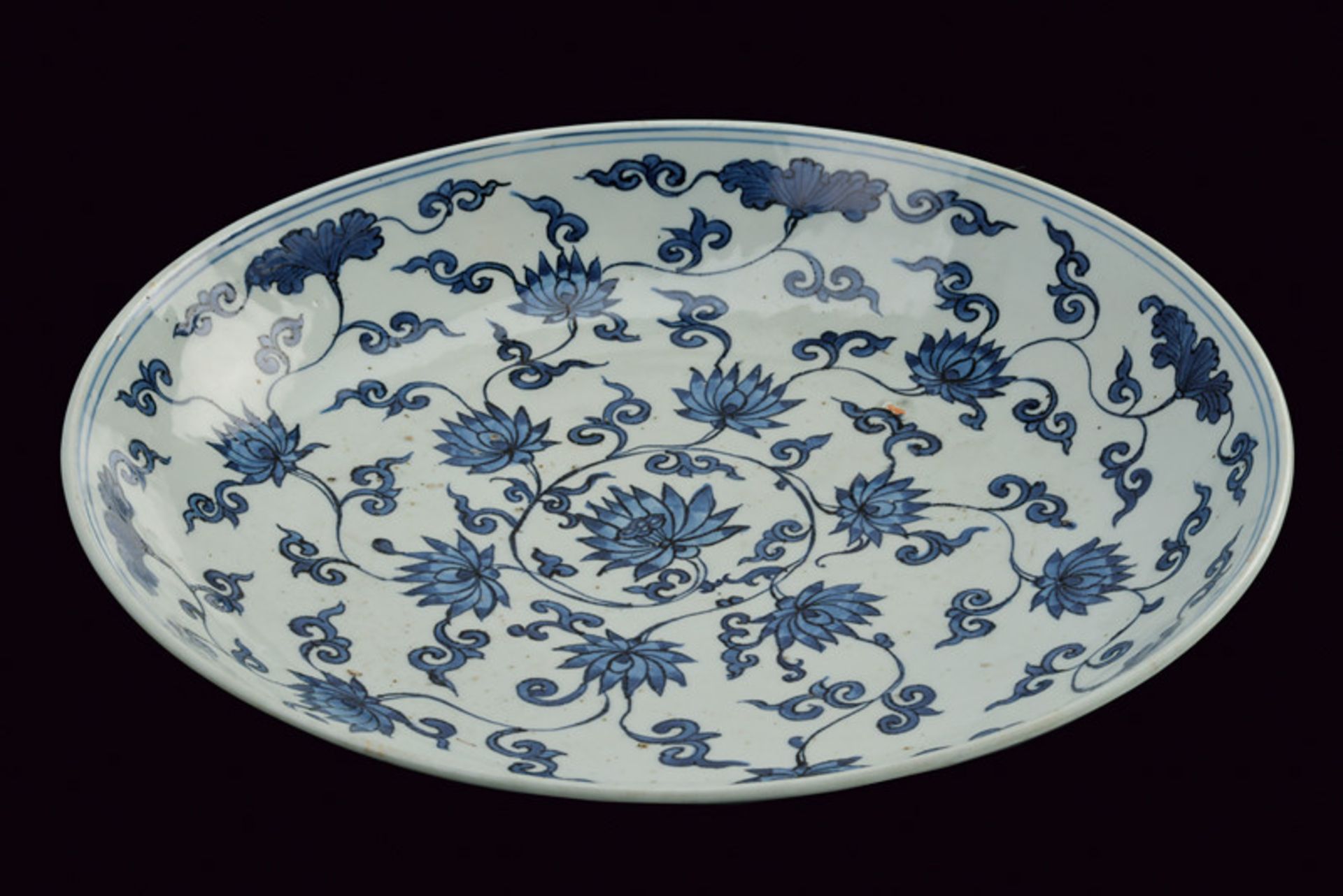 Important, large and rare blu and white porcelain plate dating: Jiajing (1522-1566) provenance: - Image 6 of 7