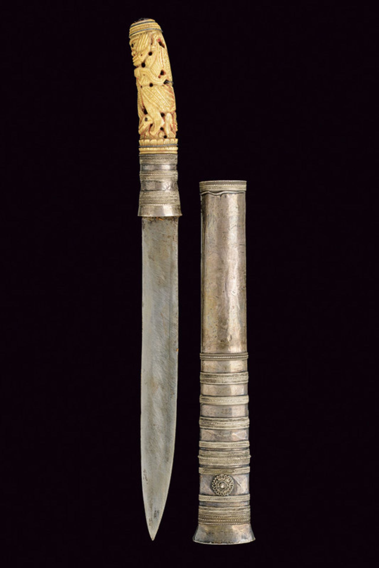 A dha (knife), dating: late 19th Century, provenance: Burma, dating: late 19th Century, - Image 3 of 3