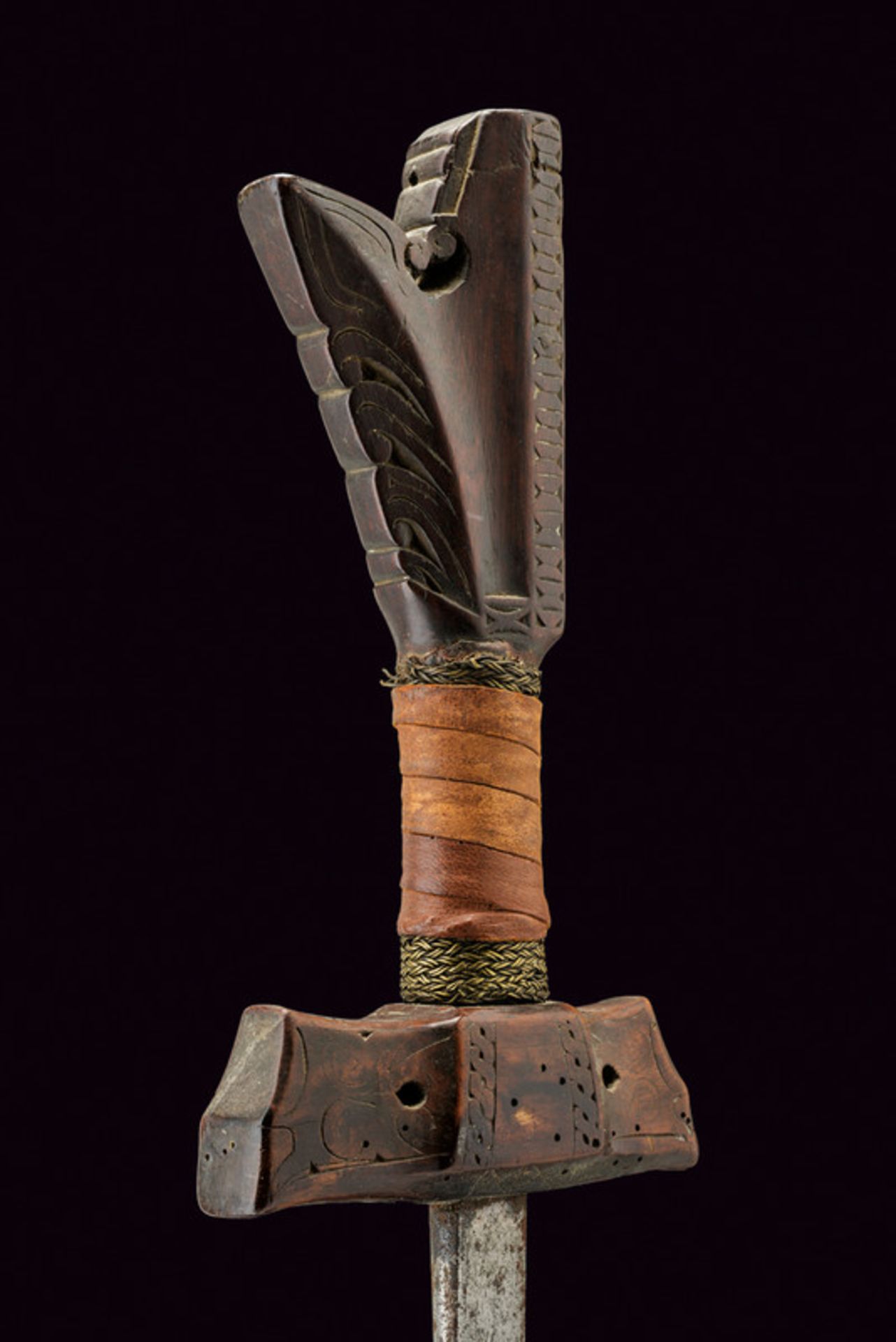 A sword, dating: 19th Century, provenance: Indonesia, dating: 19th Century, provenance: Indonesia, - Image 2 of 4