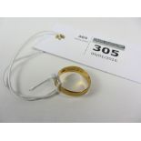 22ct gold wedding band approx 2gm