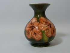 Moorcroft Hibiscus pattern vase H13cm