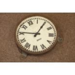 20th century Gents of Leicester cast iron circular dial clock with Roman numerals,