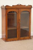 19th century mahogany display cabinet enclosed by two arched glazed doors, W89cm, H109cm,