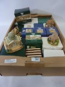 Collection of 17 Lilliput Lane cottages (boxed and with deeds) in one box