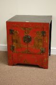 Chinese red lacquered moon cabinet, enclosed by two doors,