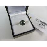 Grey pearl and diamond white gold ring hallmarked 9ct