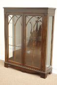 20th century display cabinet enclosed by two glazed doors, fluted decoration, W98cm, H124cm,