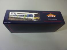 Toys/Models - Bachmann OO gauge 'First Great Western Link' 166 Turbo 3 Car locomotive and coaches