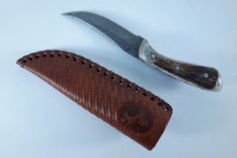 Hunting knife with 11cm Damascus blade,