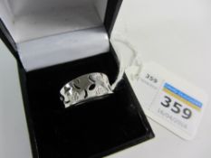 Flower design ring stamped 925